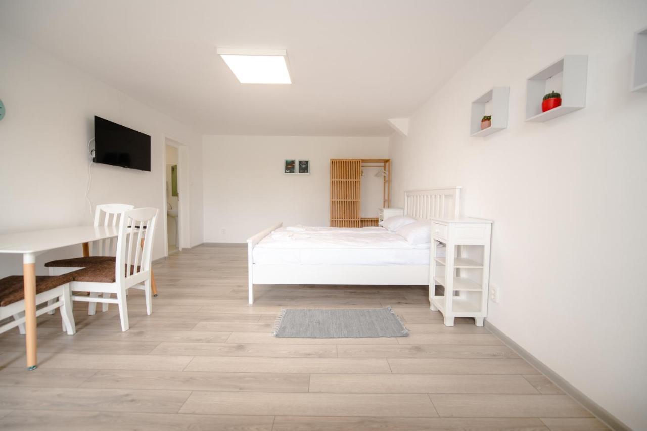 Pixel Guesthouse Tîrgu Secuiesc Екстериор снимка