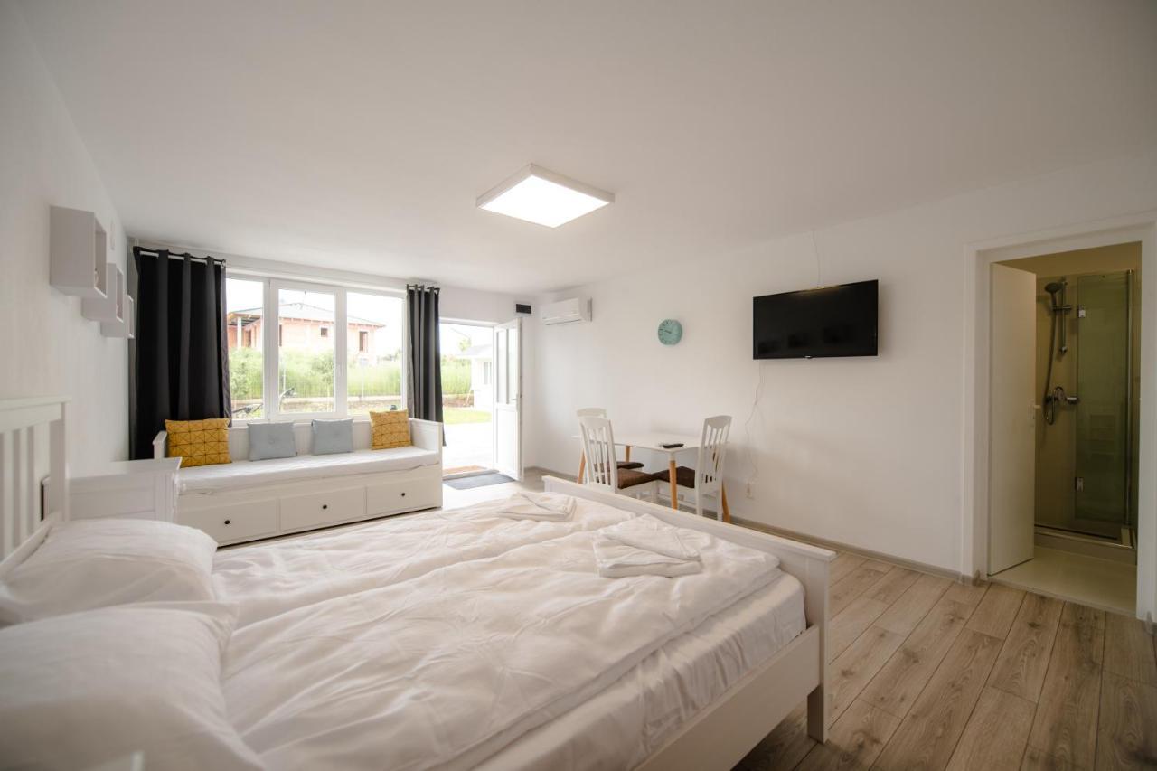 Pixel Guesthouse Tîrgu Secuiesc Екстериор снимка