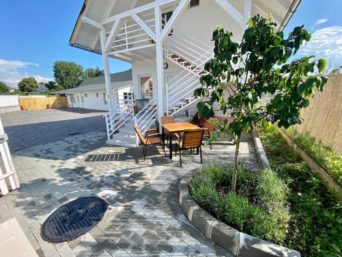 Pixel Guesthouse Tîrgu Secuiesc Екстериор снимка