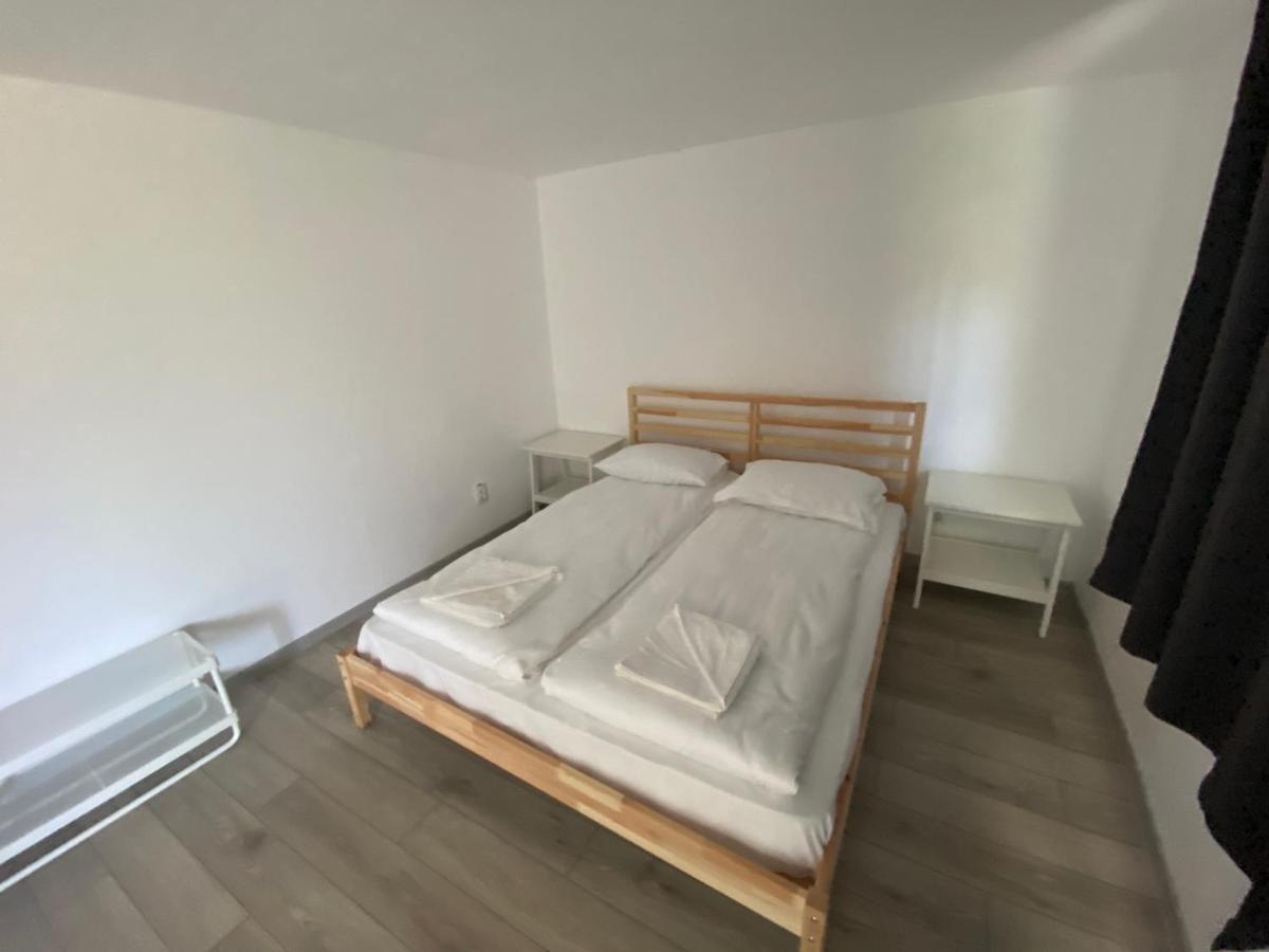Pixel Guesthouse Tîrgu Secuiesc Екстериор снимка
