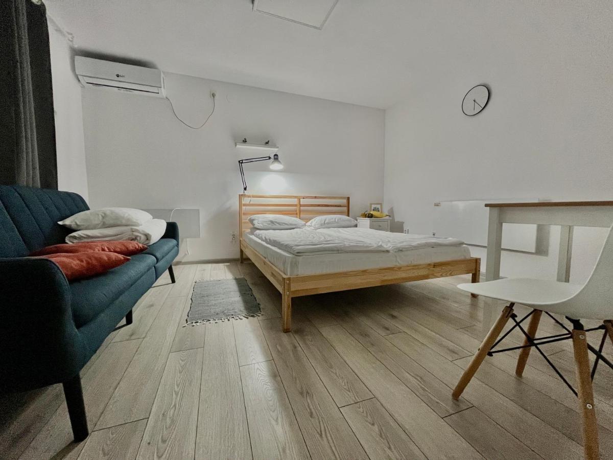 Pixel Guesthouse Tîrgu Secuiesc Екстериор снимка