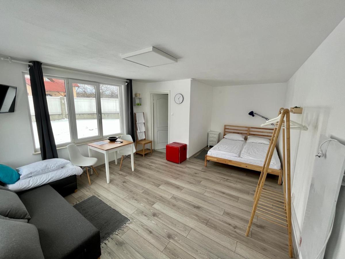 Pixel Guesthouse Tîrgu Secuiesc Екстериор снимка
