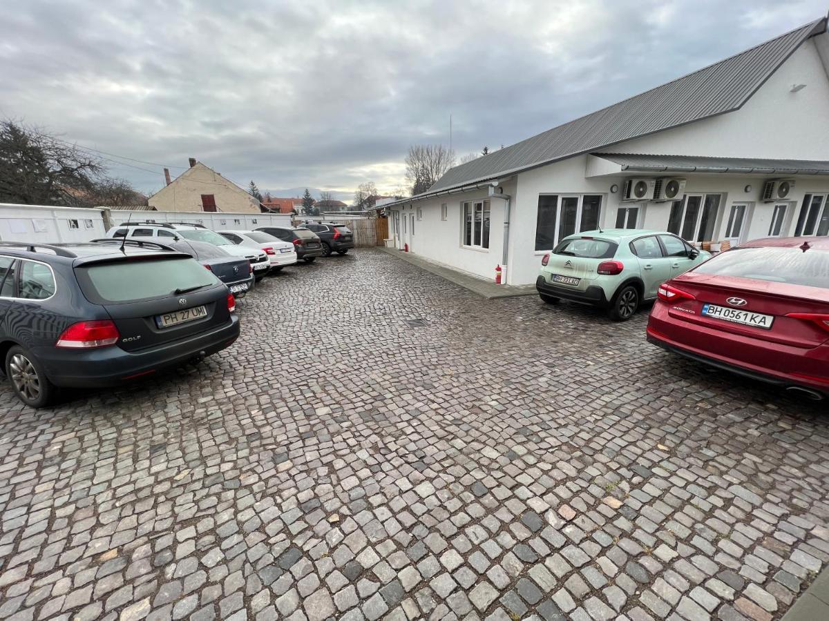 Pixel Guesthouse Tîrgu Secuiesc Екстериор снимка