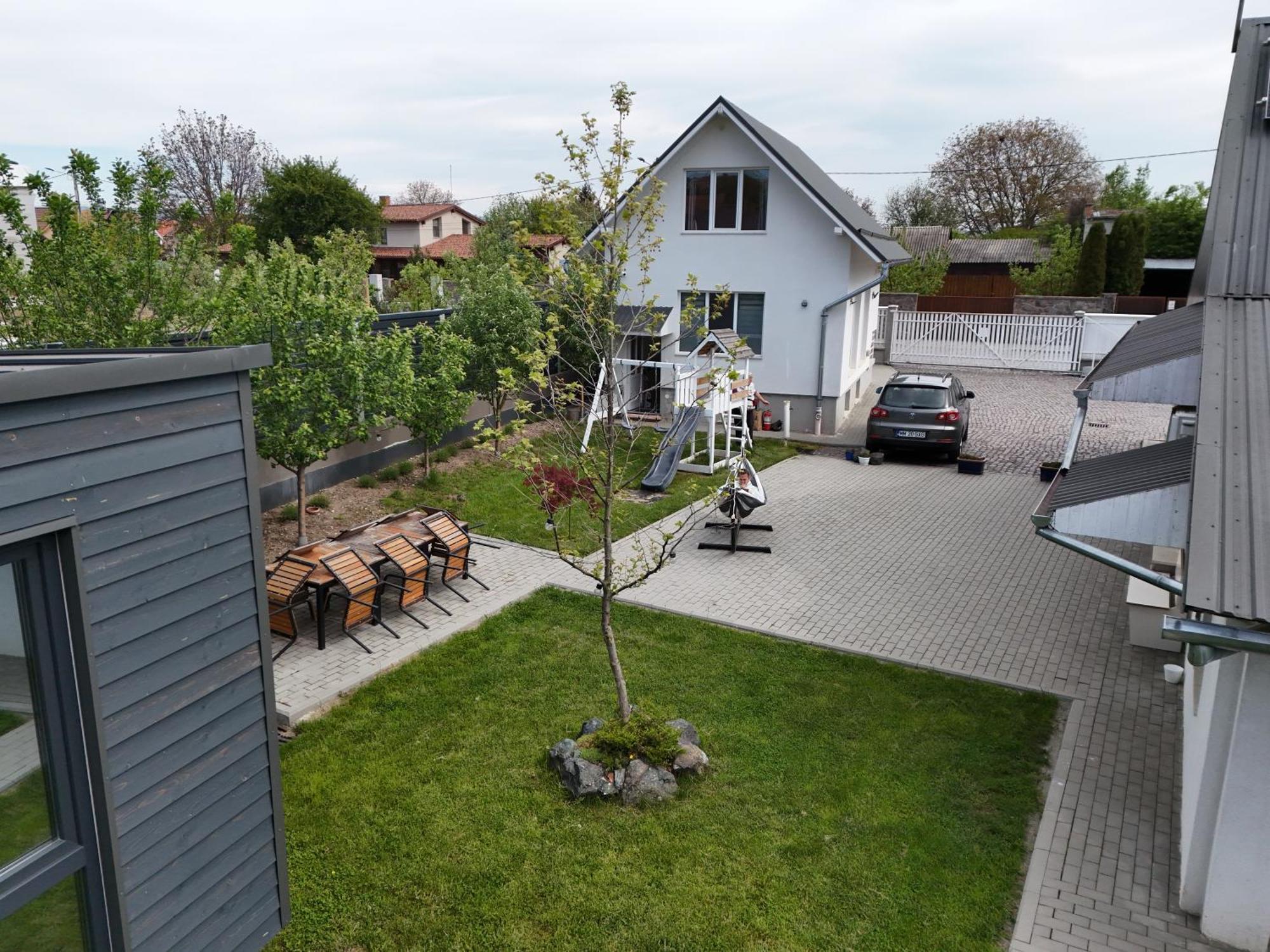 Pixel Guesthouse Tîrgu Secuiesc Екстериор снимка